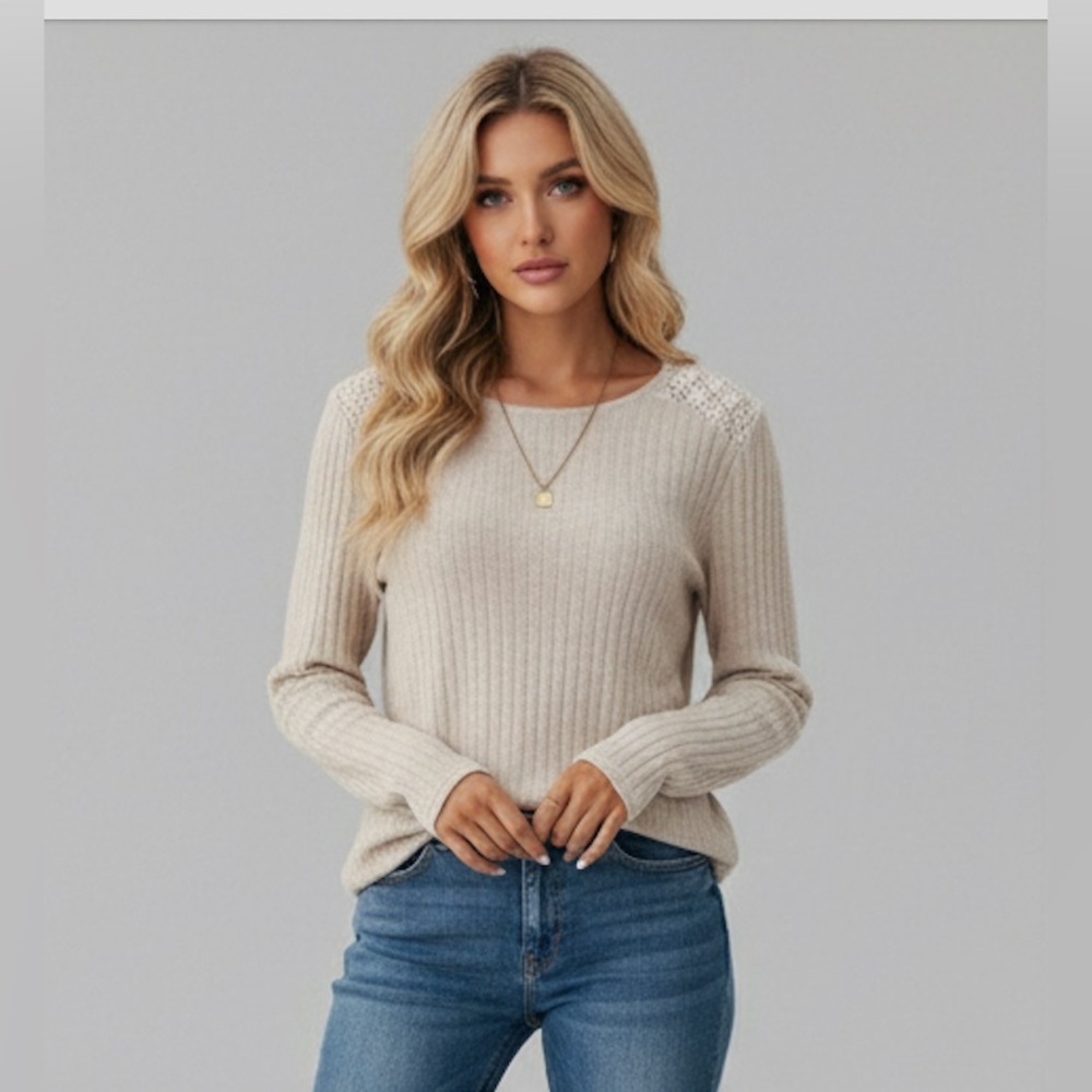 Guipure Lace Insert Ribbed Tee Cream - Picture 2 of 7